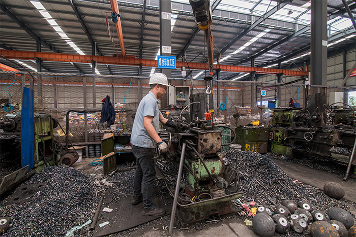 西寧網架配件-螺栓球加工車間